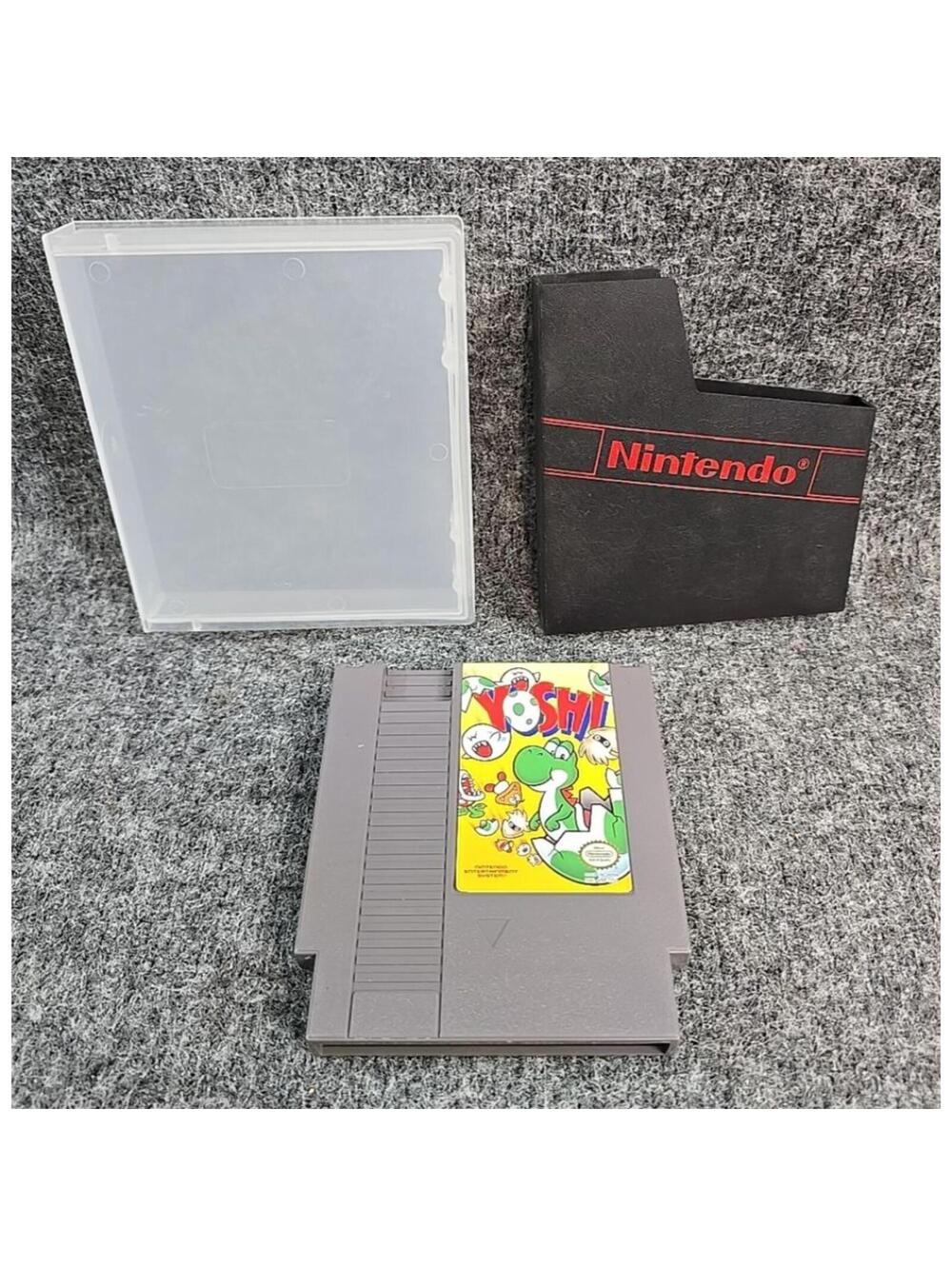 Vintage 1985 Nintendo NES Yoshi w Sleeve and Case